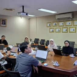 Sosialisasi dan Simulasi Upload Database Proyek Menuju Tata Kelola Proyek yang Lebih Profesional