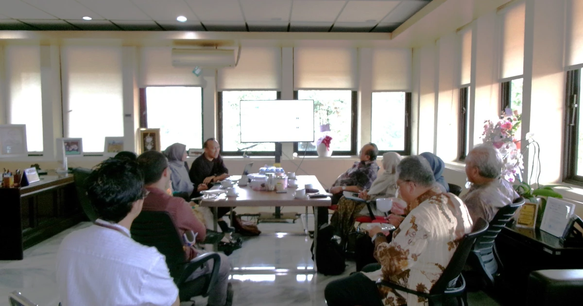 News And Event  Lemtek UI Dukung Transformasi Stasiun Universitas Indonesia sebagai Pusat Mobilitas dan Gaya Hidup Berkelanjutan 1 ~blog/2025/7/2/foto_meeting_kai_pak_wisnu